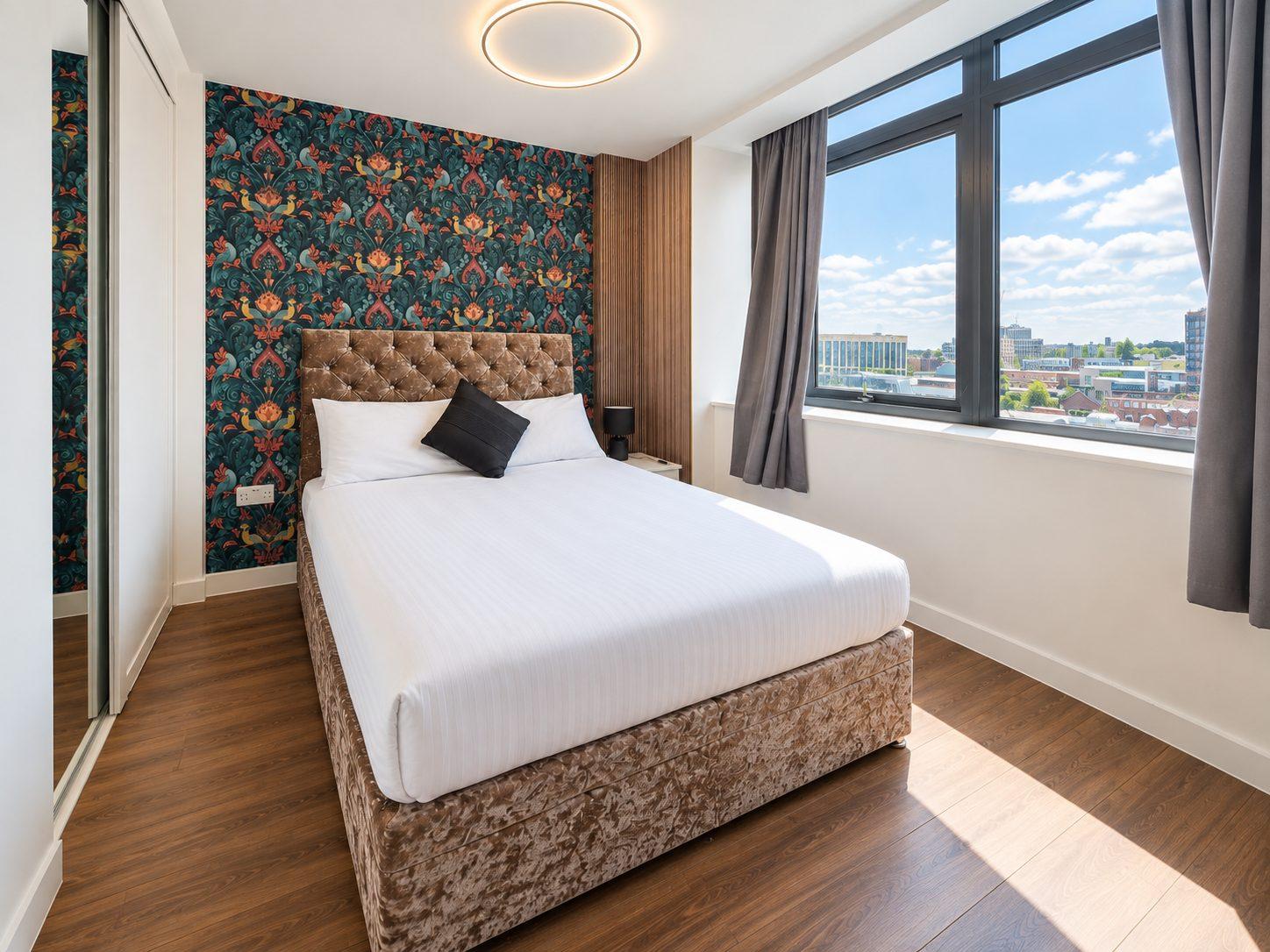 Spacious Liverpool City Centre Apartment with View5
