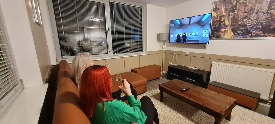 2-bedroom apartment in LVP City Centre w Parking4