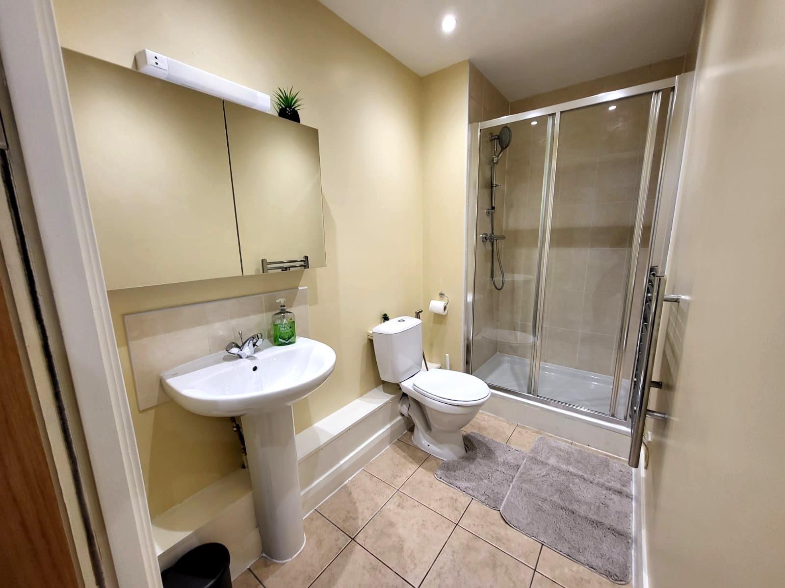 Inclusive 1BR Central Abode w Parking and Balcony4