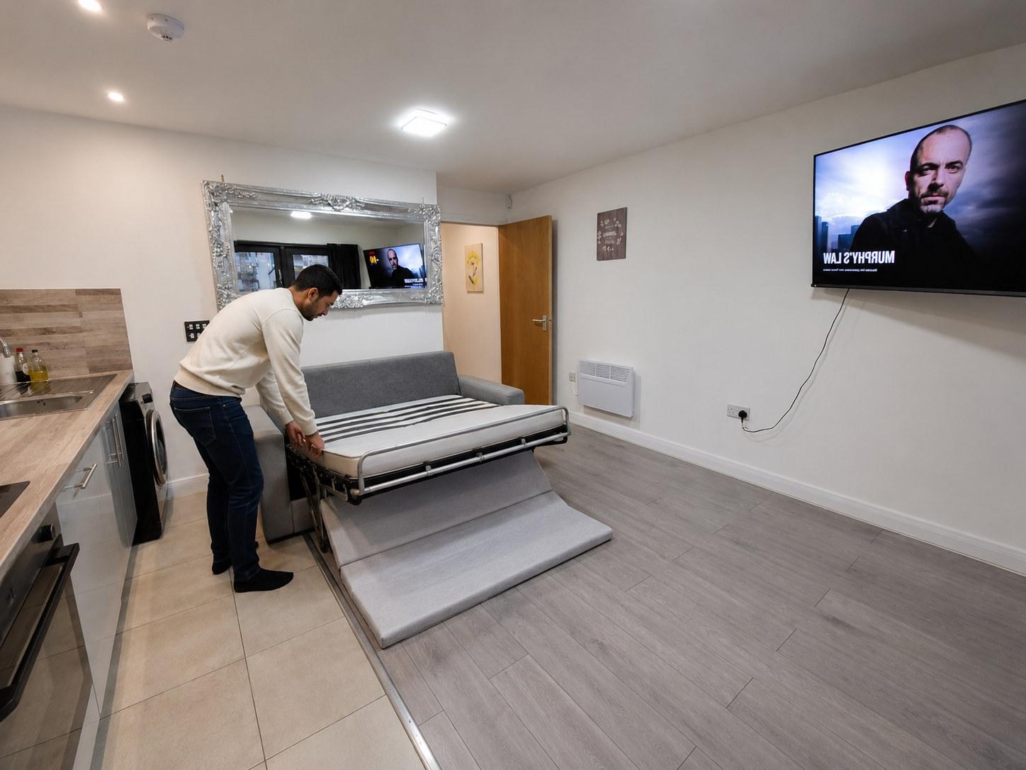 Inclusive 1BR Central Abode w Parking and Balcony5