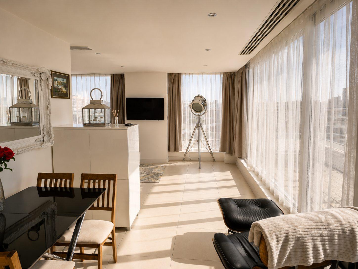 2 Bedroom Duplex Penthouse in LVP City Centre5